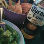 cenit_alejandra está tomando Corona en Gato negro/ León de los Aldama, Guanajuato - México