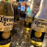 cenit_alejandra está tomando Corona en La Chancleria/ Centro, León de los Aldama - Guanajuato - México