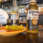 cenit_alejandra está tomando Corona en La Fonda de la Tulum/ 22, Cancún - Quintana Roo - México