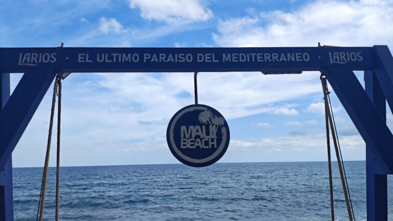 Maui Beach Mojacar en P.º del Mediterráneo, 42, 04638 Mojácar, Almería, Spain